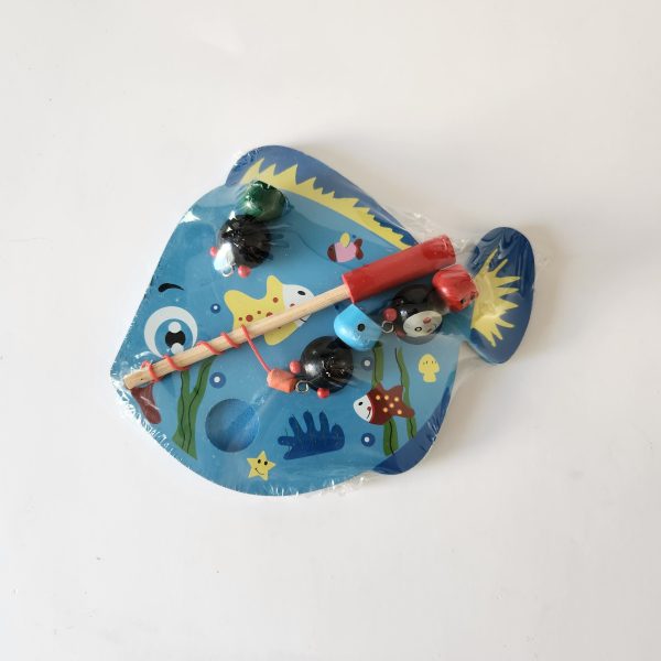 Tabla de Pesca de Madera con Figuras de Pez